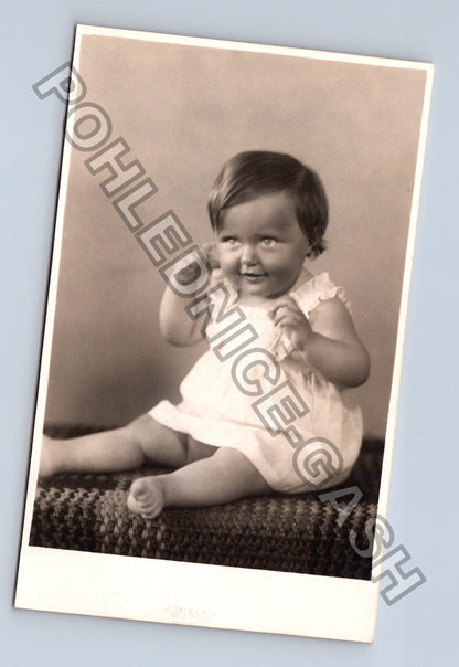 Stará fotografie Dítě v ateliéru 1935 (M40694)