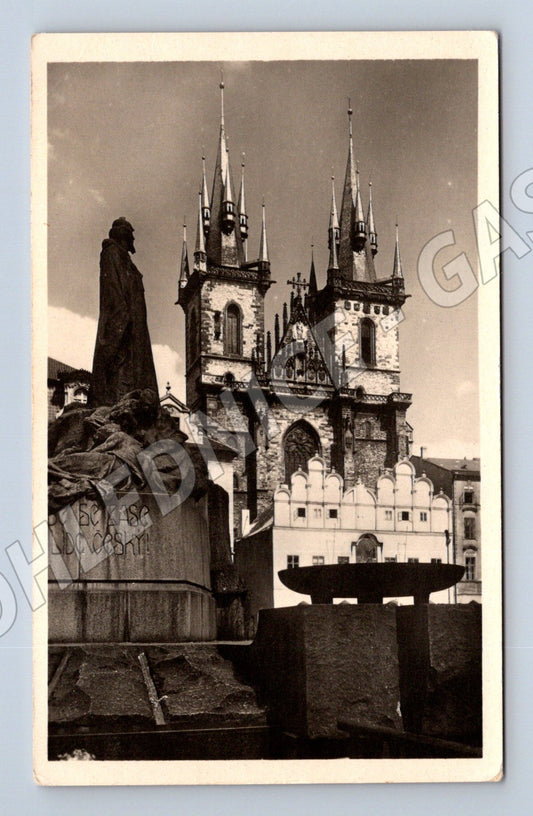 Pohlednice Praha Husův pomník a Týnský chrám (M4093)