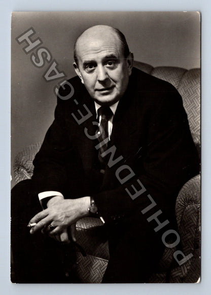 Pohlednice Jan Masaryk sedící s cigaretou (M41126)