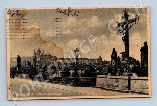 Pohlednice Praha Kříž na Karlově mostě 1940 (M4161)