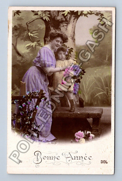 Pohlednice Francie Bonne Année žena dítě květiny (M41726)
