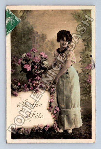 Pohlednice Francie žena s květinami Bonne Fête 1912 (M41727)