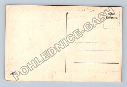 Pohlednice pár s kyticí v lese (M41736)