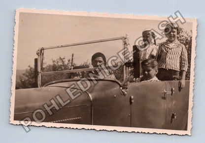 Pohlednice Oldtimer s rodinou 1936 (M42224)