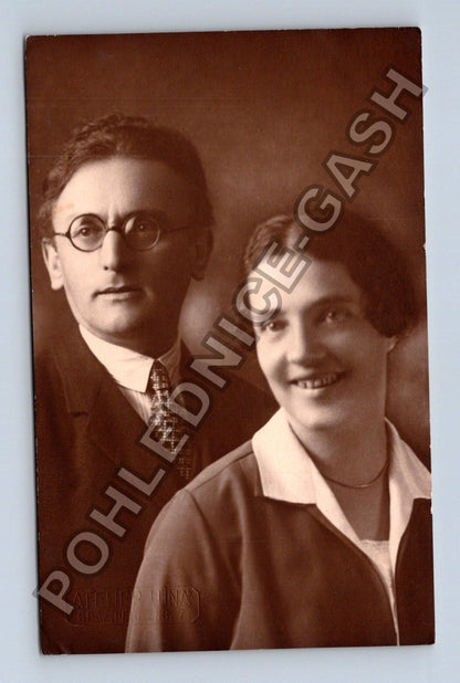Stará fotografie portrét mladého páru ateliér HUNA (M42236)