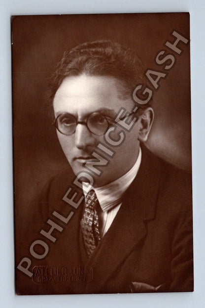 Stará fotografie Rakousko Graz portrét muže v brýlích (M42238)