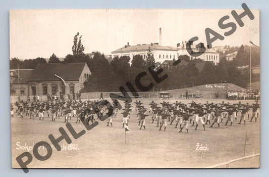 Pohlednice Sokol v Hořicích 1921 žáci cvičí (M423)