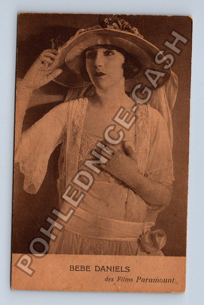 Pohlednice Bebe Daniels herečka des Films Paramount (M42330)