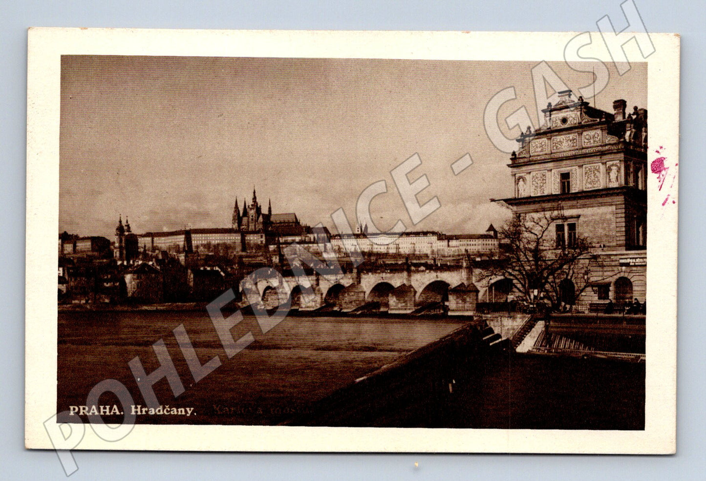 Pohlednice Praha Hradčany a Karlův most starý motiv (M4239)