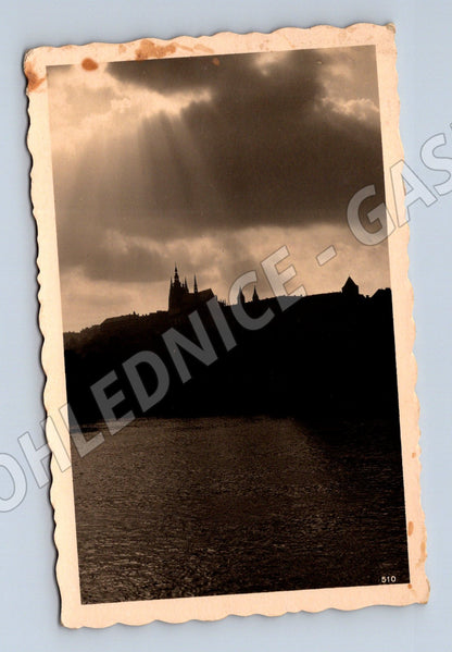 Pohlednice Praha Pražský hrad večerní nálada 1921 (M4242)