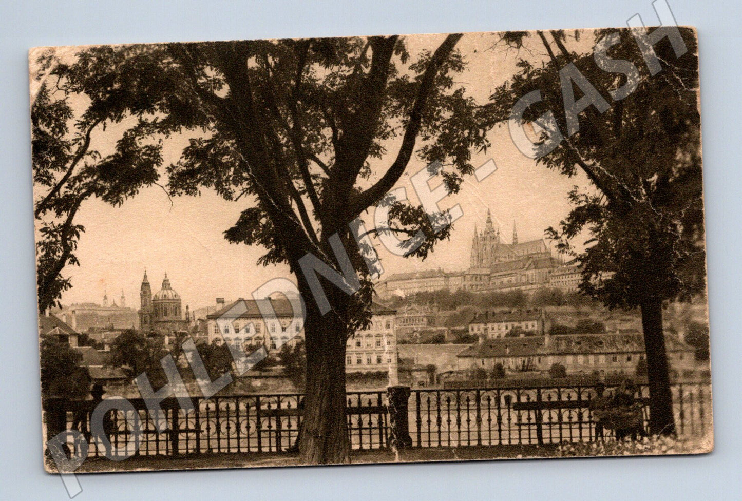 Pohlednice Praha Pražský hrad z nábřeží Alešova 1921 (M4246)