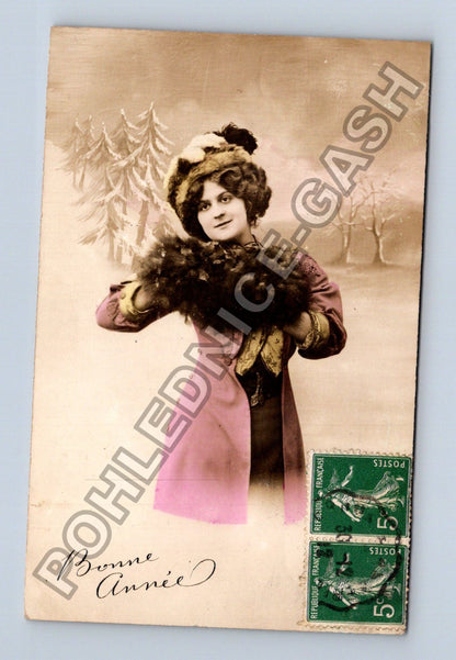 Pohlednice Francie žena v zimním oděvu Bonne Année 1912 (M42578)