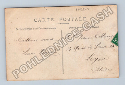 Pohlednice Francie žena s kyticí růží (M42584)