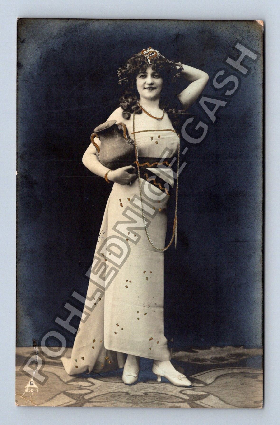 Pohlednice Francie žena s džbánem 1906 (M42603)