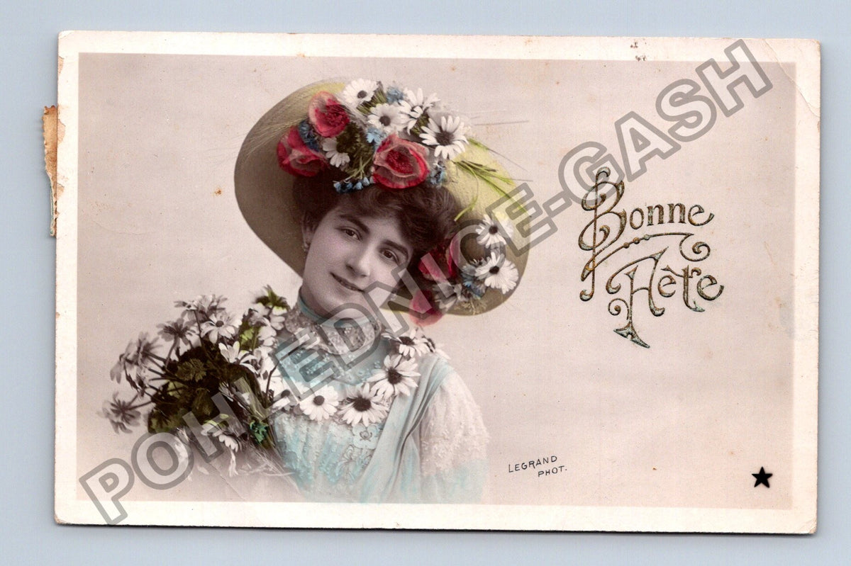 Pohlednice Francie žena klobouk květiny Bonne Fete (M42605)