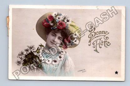 Pohlednice Francie žena klobouk květiny Bonne Fete (M42605)