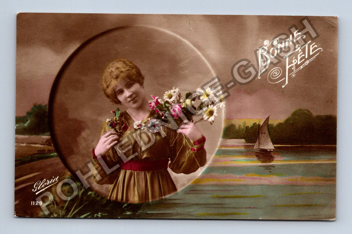 Pohlednice Francie žena s květinami Bonne Fête 1920 (M42621)