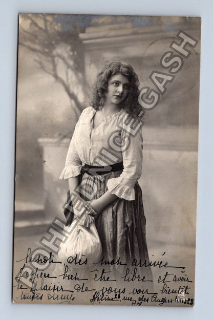 Pohlednice Belgie Namur žena v ateliéru 1913 (M42626)