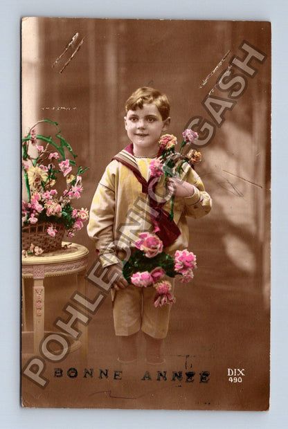Pohlednice Francie chlapec s květinami Bonne Année (M42631)