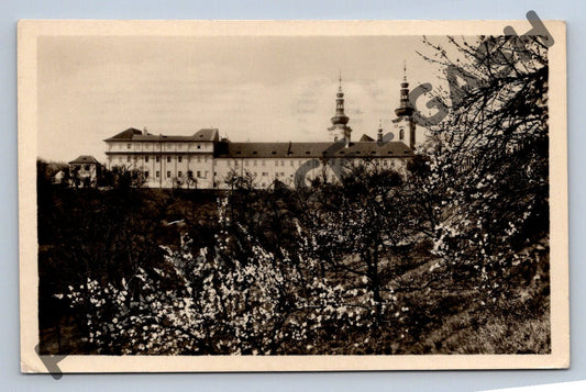 Pohlednice klášter či zámek Praha 1956 (M429)