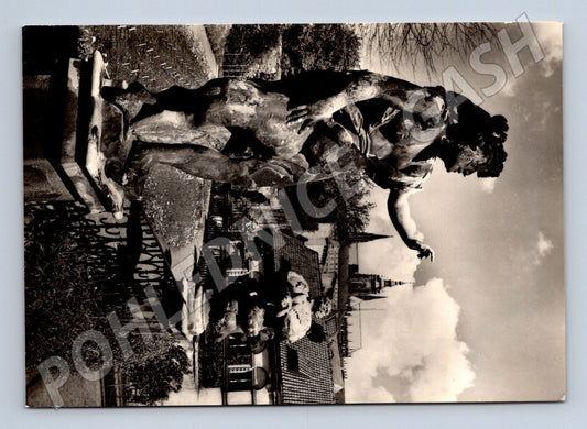 Pohlednice Praha Vrtbovská zahrada sochy Orbis (M4291)