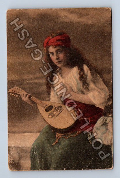 Pohlednice Žena s mandolínou (M42942)