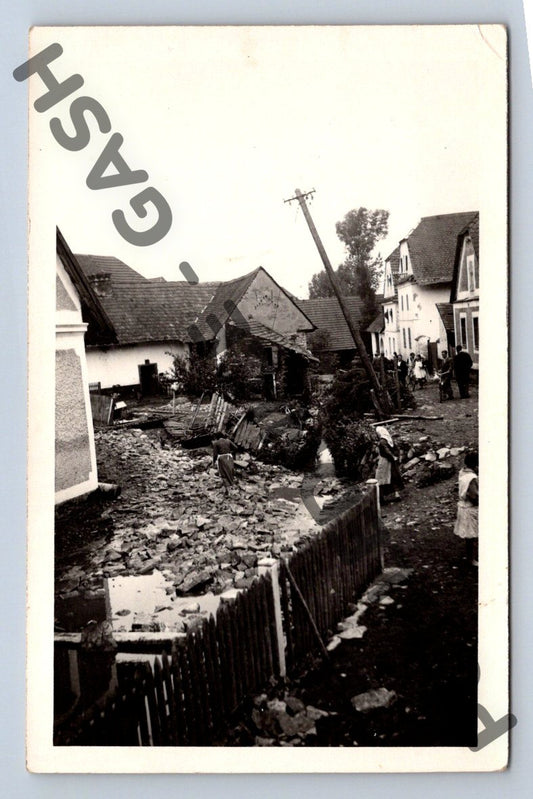 Pohlednice česká vesnice černobílá (M433)