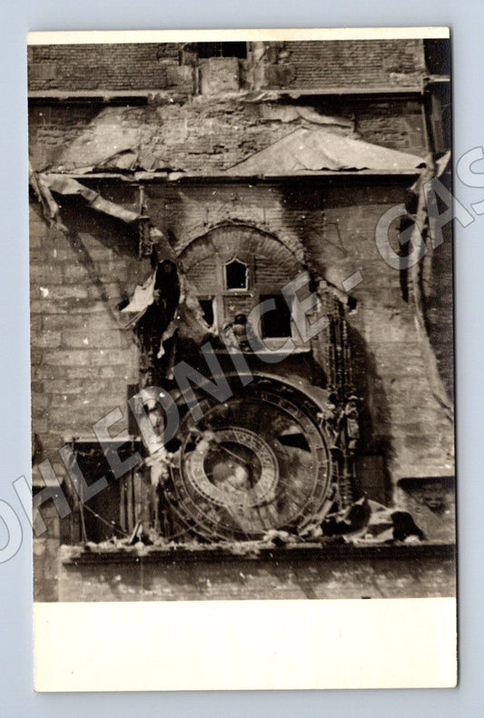 Pohlednice Praha Staroměstský orloj poškozený 1945 (M4453)