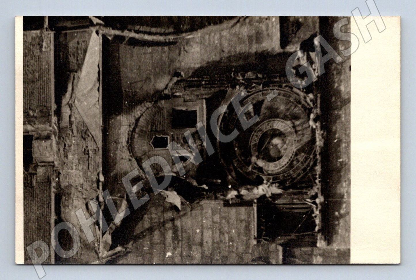 Pohlednice Praha poškozený orloj 1945 (M4456)