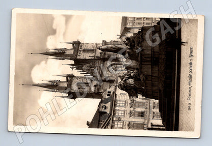 Pohlednice Praha Husův pomník a Týnský chrám (M4522)