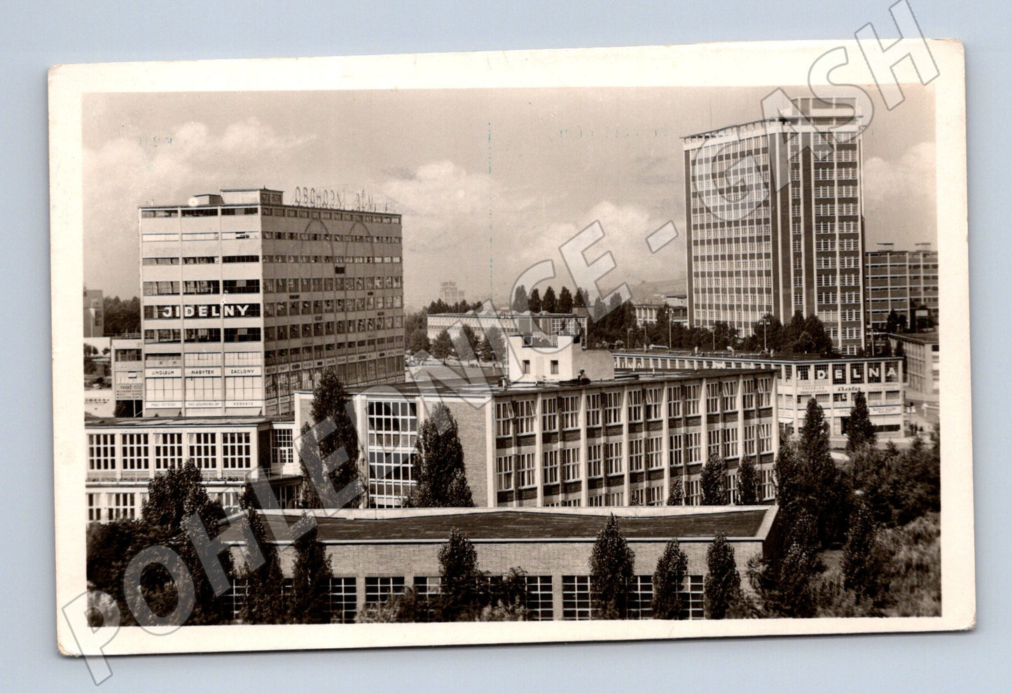 Postcard Zlín administrative building (M5087)