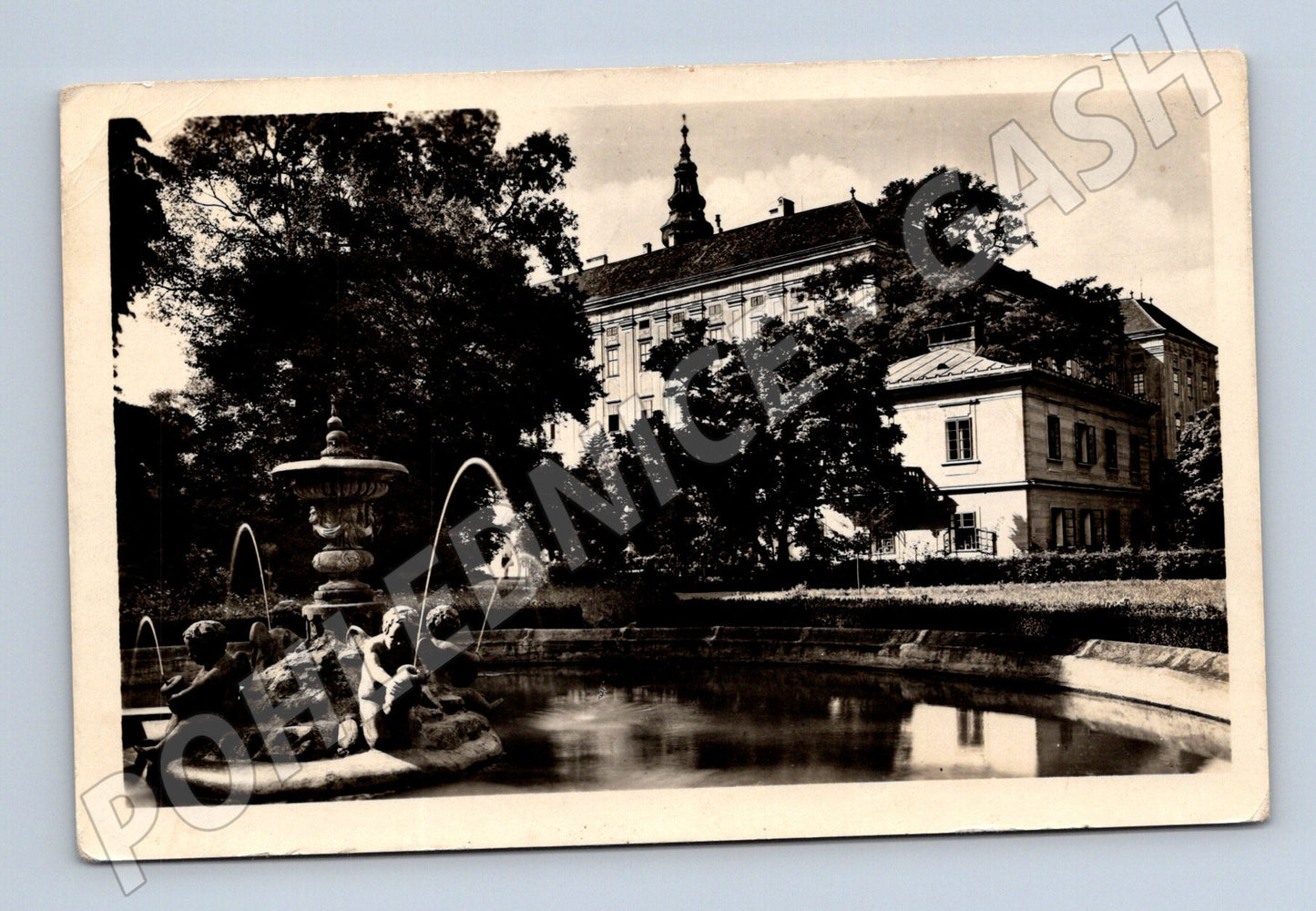 Postcard Kroměříž castle and fountain (M5115)