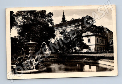 Postcard Kroměříž castle and fountain (M5115)