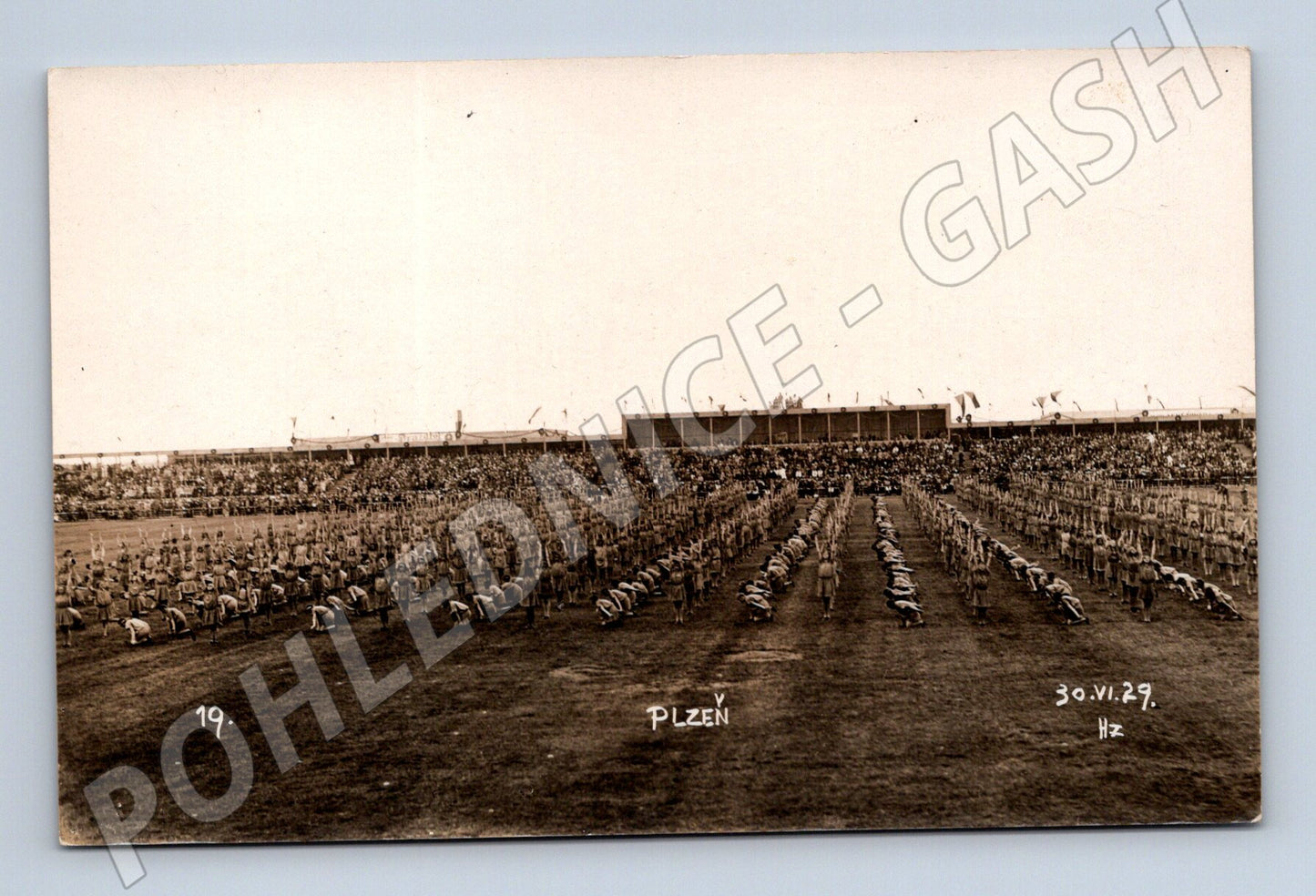 Pohlednice Plzeň 1929 hromadné cvičení stadion (M5397)