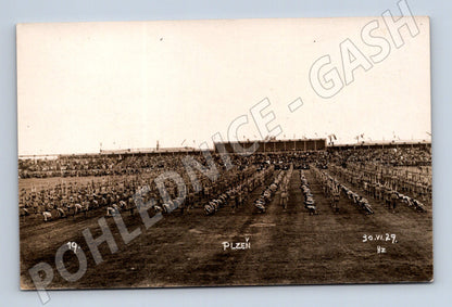 Pohlednice Plzeň 1929 hromadné cvičení stadion (M5397)