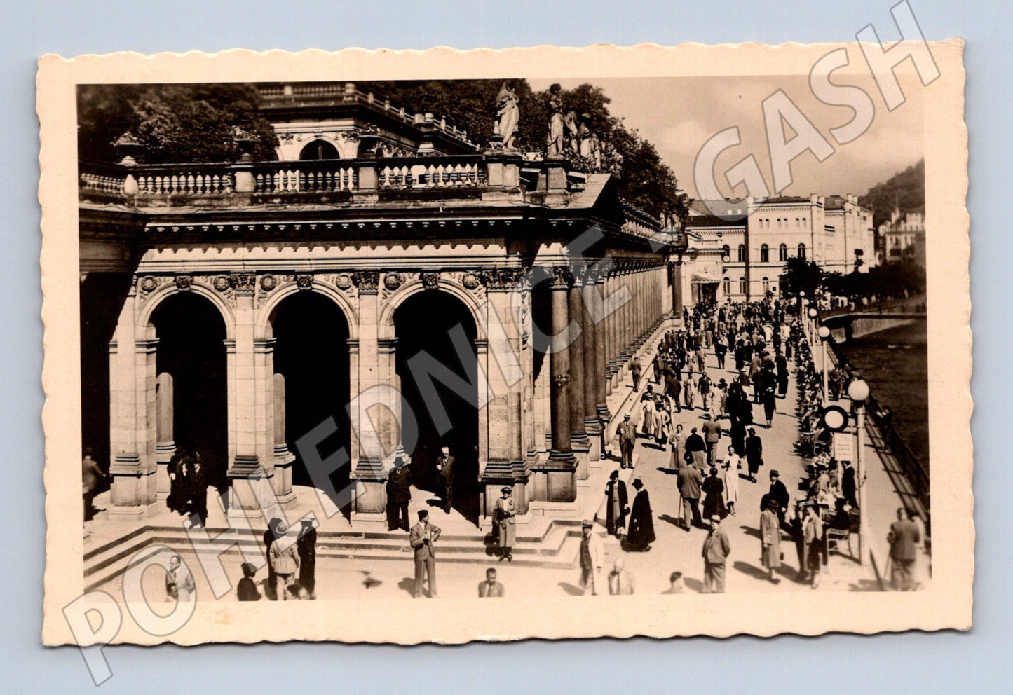 Pohlednice Karlovy Vary Mlýnská kolonáda Masaryk (M5479)