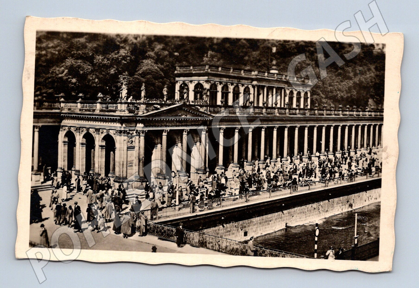 Postcard Karlovy Vary Old Mill Colonnade (M5557)