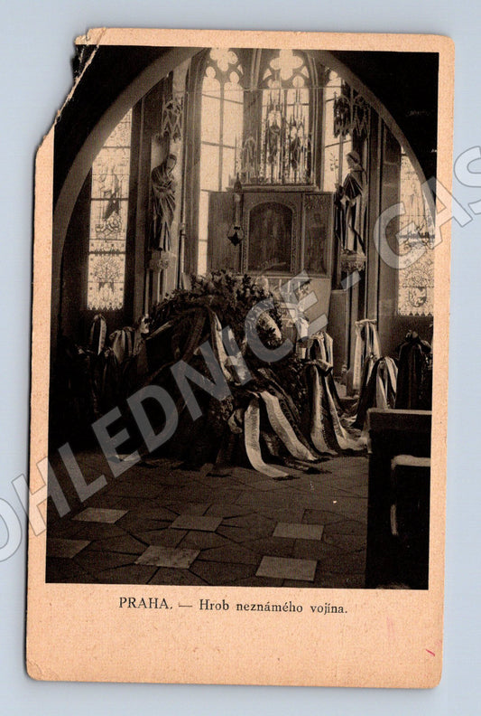 Postcard Prague Tomb of the Unknown Soldier (M5730)