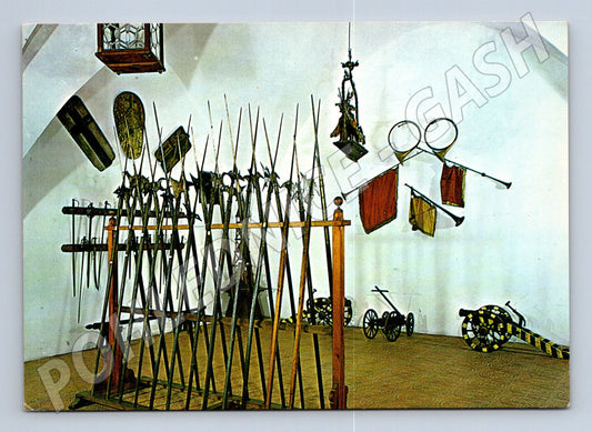 Pohlednice Bouzov zbrojnice štíty a zbraně (M5821)