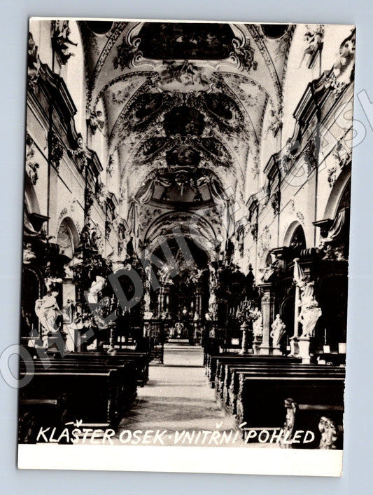 Pohlednice Klášter Osek vnitřní pohled černobílá (M5883)
