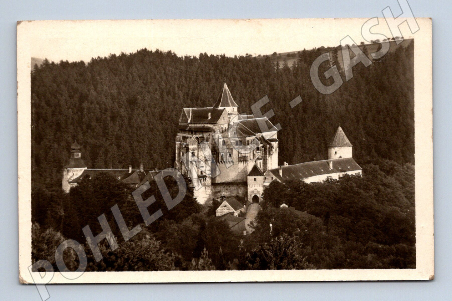 Postcard Pernštejn Castle old Czechoslovakia (M5992)