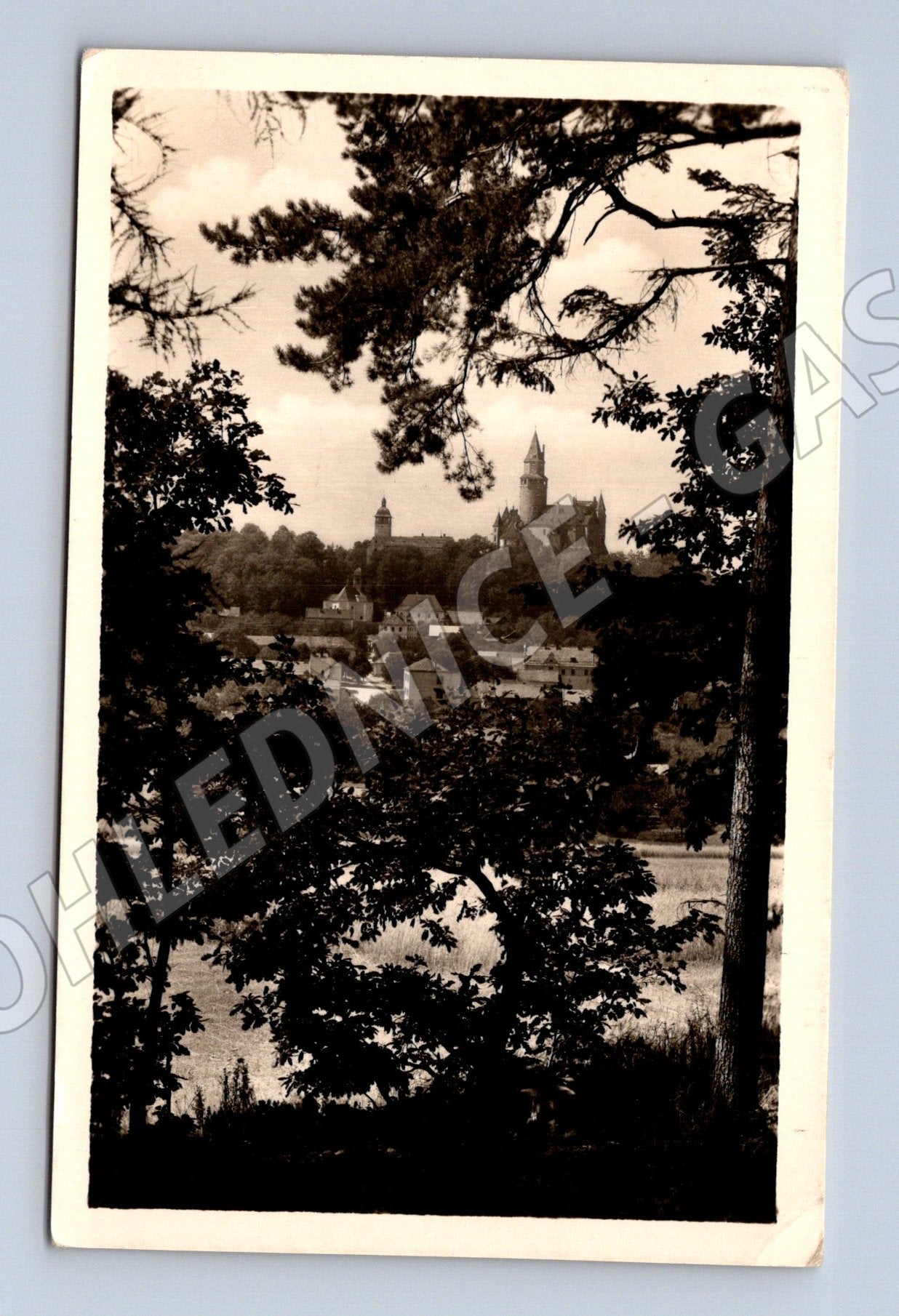 Pohlednice Hrad Bouzov černobílá nepoužitá (M6136)