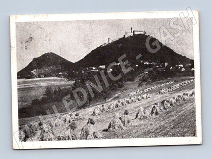 Pohlednice Hrad a vesnice zemědělská krajina (M6223)