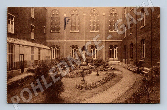 Pohlednice Charleroi klášterní dvůr (M7041)