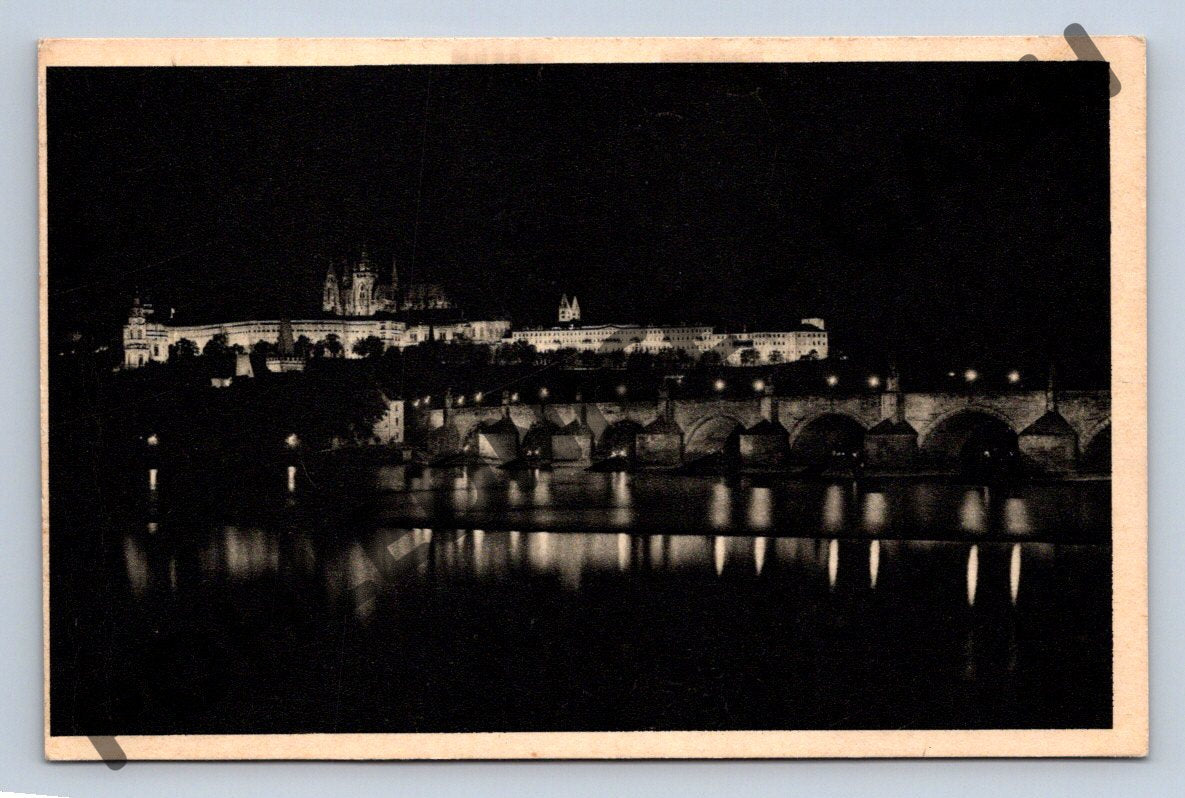 Pohlednice Praha hrad Karlův most noc (M731)
