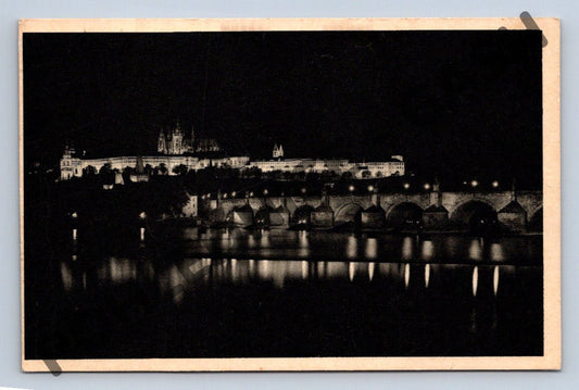 Pohlednice Praha hrad Karlův most noc (M731)