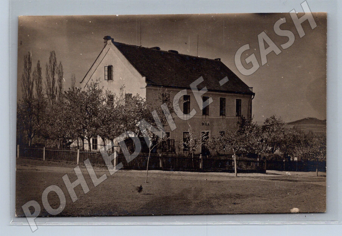 Pohlednice škola na českém venkově (M7373)