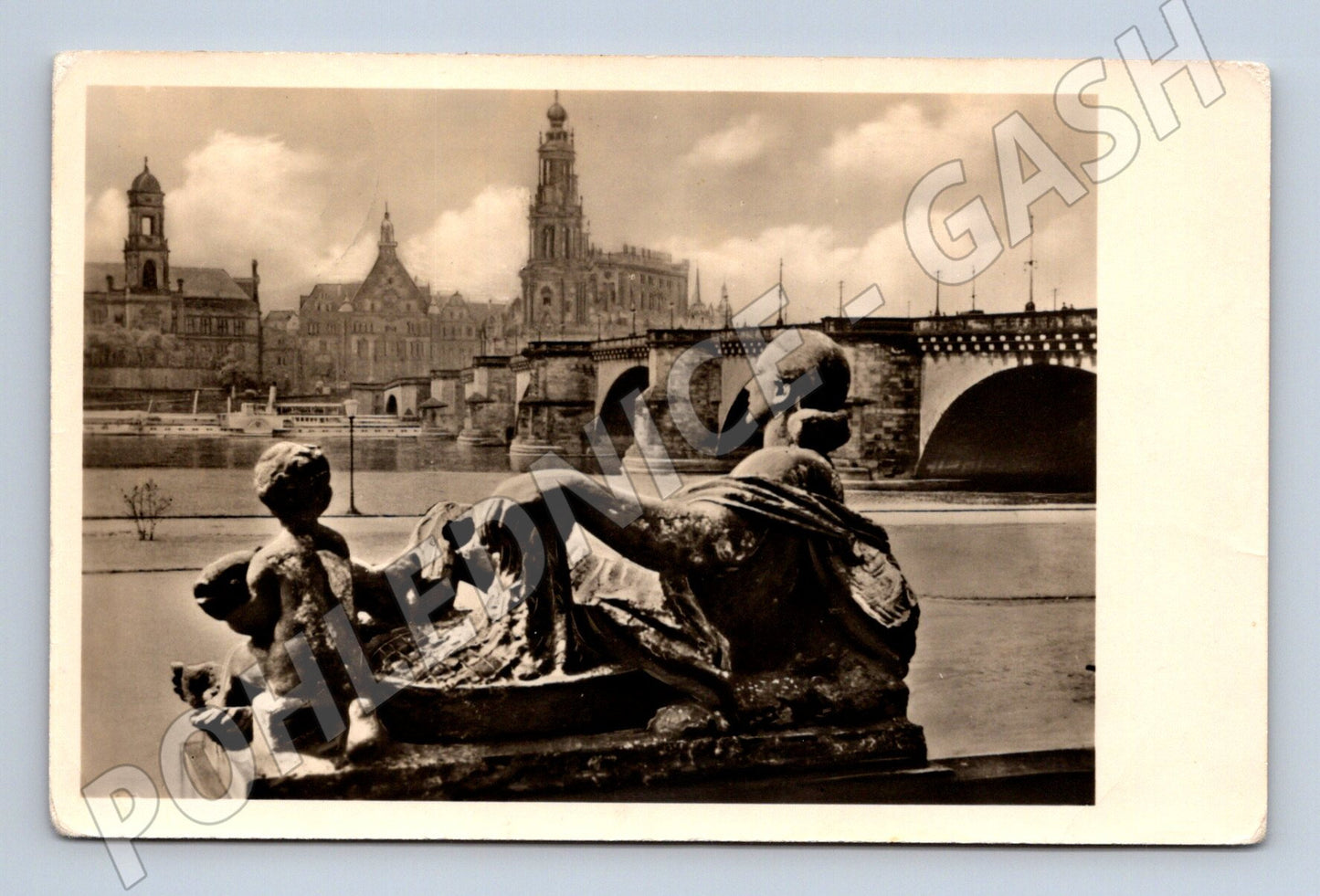 Pohlednice Drážďany panorama přes Labe (M7590)