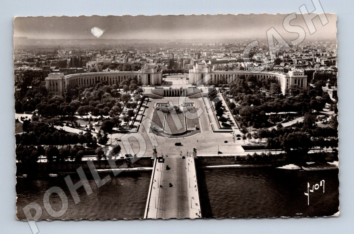 Postcard Paris Palais de Chaillot 1961 sent (M7732)