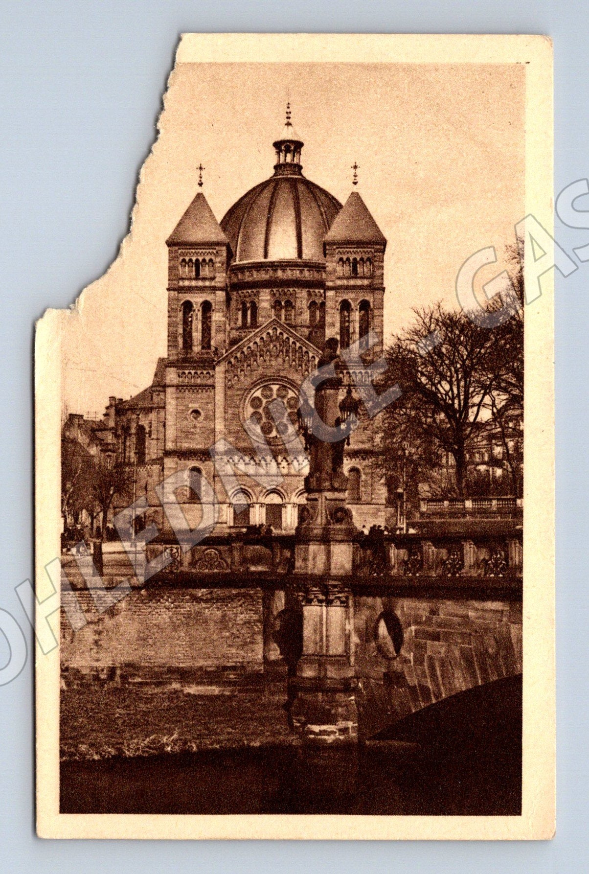 Pohlednice Štrasburk kostel Saint Pierre le Jeune (M7753)